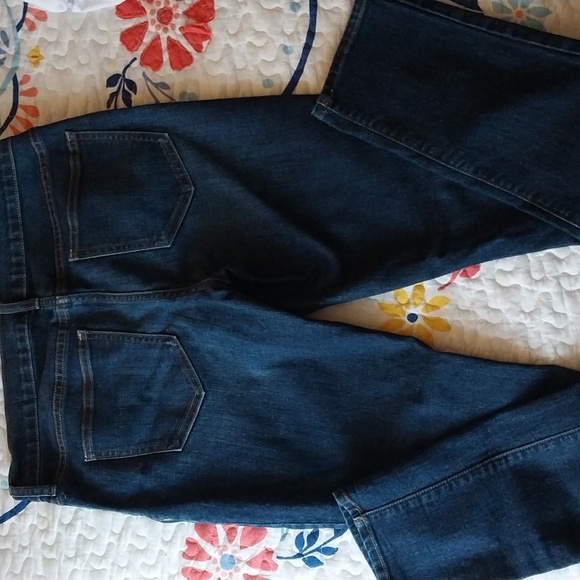 EUC Old Navy Low Rise Straight Leg Dark Rinse Jeans 8 Short - Picture 5 of 5